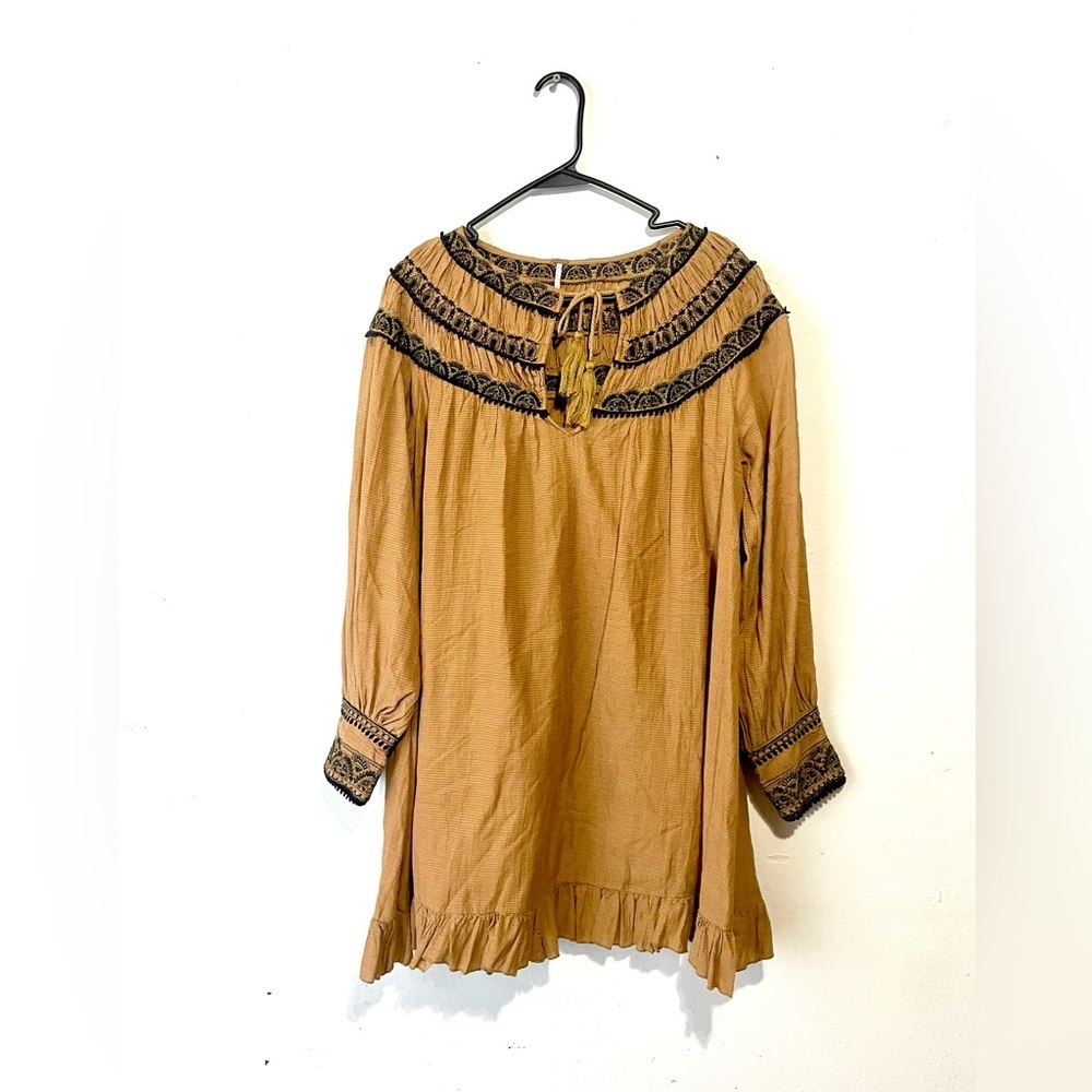 Free‎ People Size M Erin Embroidered Boho Mini Dress Lace Ruffle Cotton Neutral - Picture 3 of 7